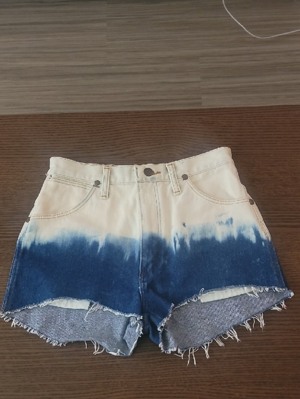 Wrangler Two-Tone Dip-Dye Denim Shorts - Blue & Cream Vintage - Picture 3 of 3